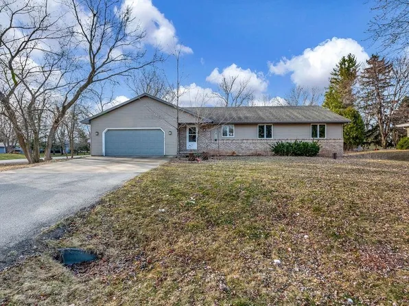 W6129 Pilgrim St, Appleton, WI 54914