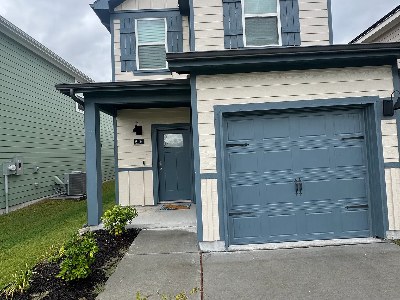 3 bed, 2.5 bath, 1419 sqft, $1,675 — Photo 2