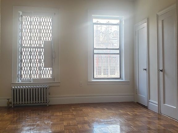 3rd image of 226 W 108th St APT 6D