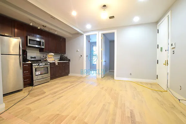 Rented by null | media 52