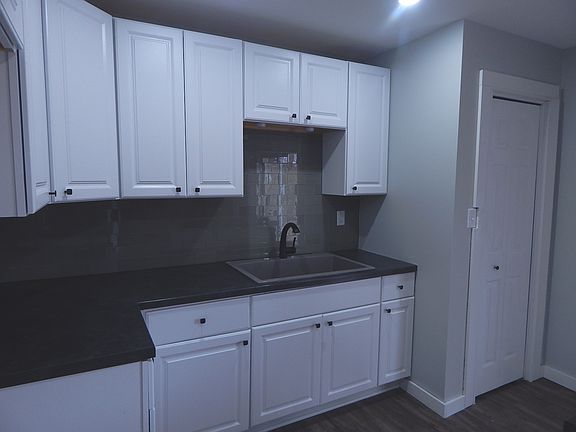 5th image of 1702 Wood St