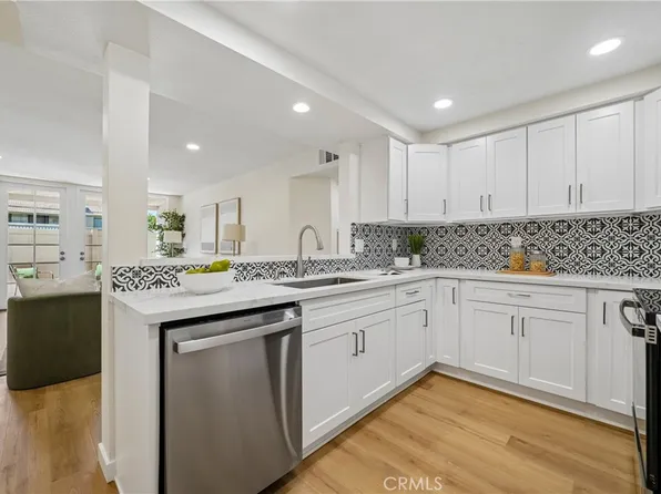 69 Town And Country Rd, Pomona, CA 91766