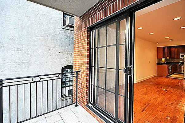 Rented by Vision Group | media 9