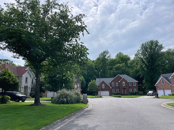 4th image of 402 Bluewater Ct