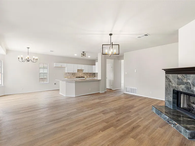 412 Tamara Dr — Photo 13