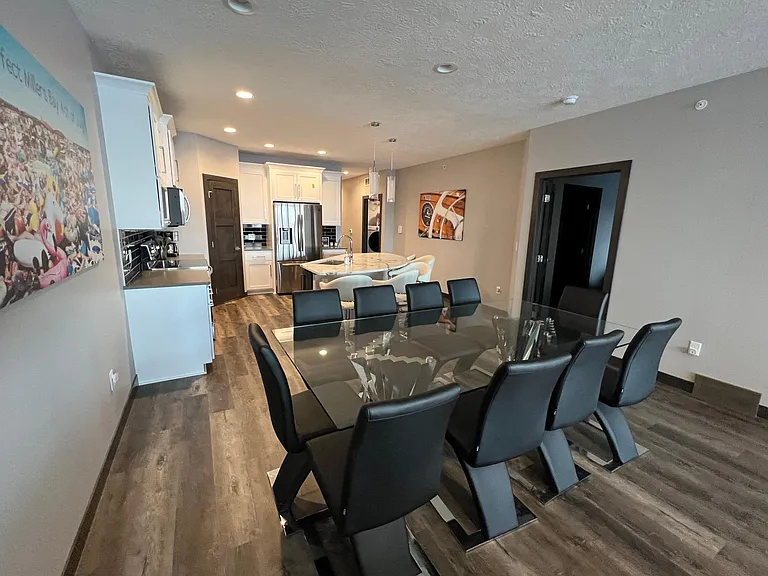 570 Linden Dr #412 — Photo 12