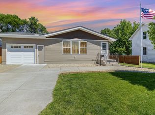 609 4th St NE, Montgomery, MN 56069