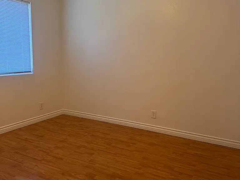 10324 Vantage St — Photo 2