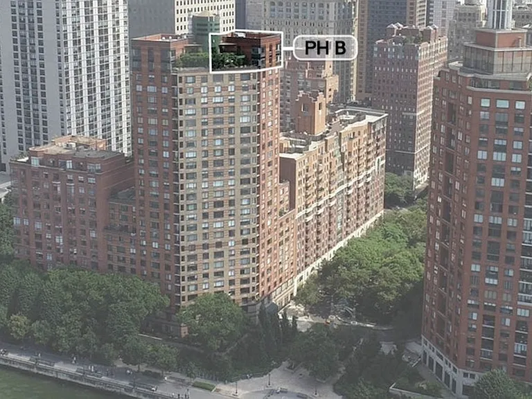 377 Rector Pl #PHB — Photo 6