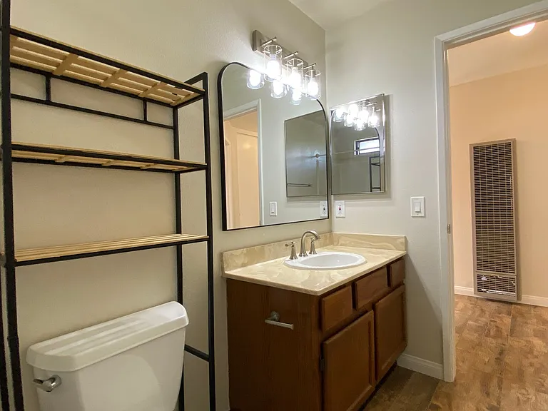 Jefferson St 2632 Sprague Building — Photo 10