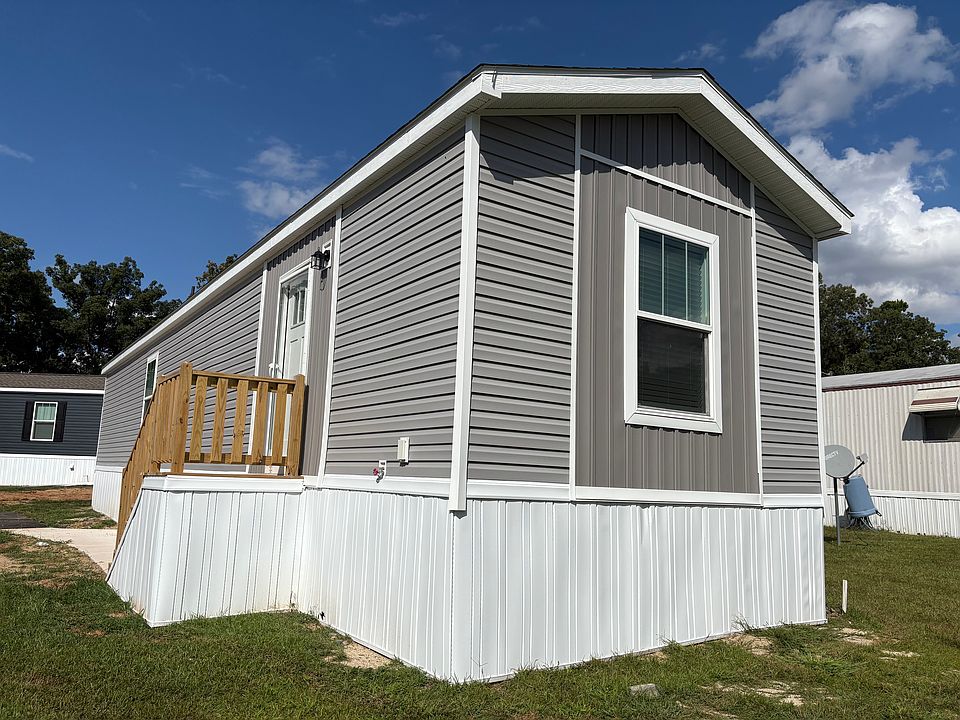 1st image of 83 Oakwood Dr