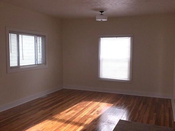 3rd image of 1919 Prospect Ave SE