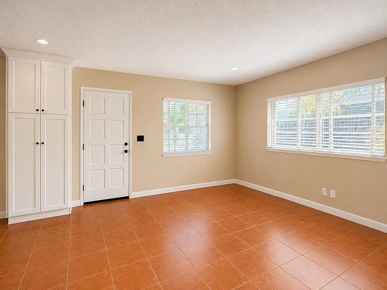 1540 Oneco Ave — Photo 2