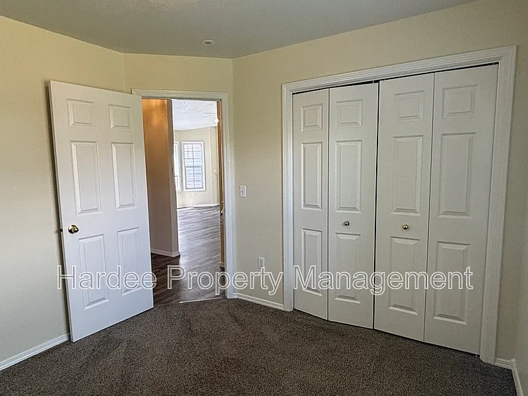 10764 W Goldenrod Ave — Photo 10