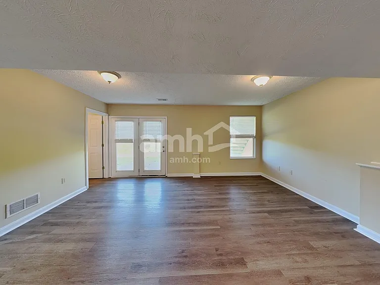 10296 Manassas Dr — Photo 14