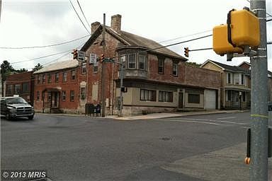 1st image of 204 Lincoln Way W