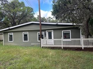 129 New York Ave, Lakehills, TX 78063