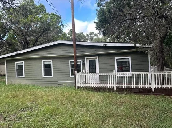 129 New York Ave, Lakehills, TX 78063