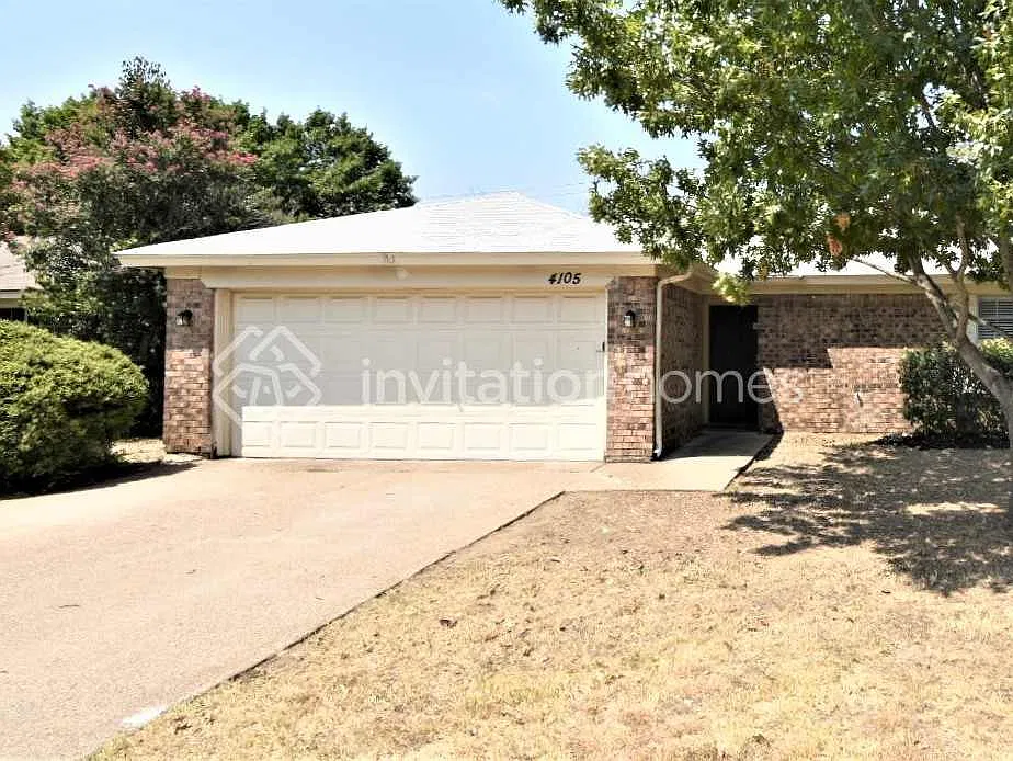 4105 Spring Brook Dr Arlington, TX 76001 — Photo 1