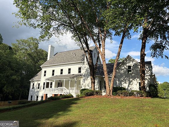 2nd image of 1811 Murdock Rd