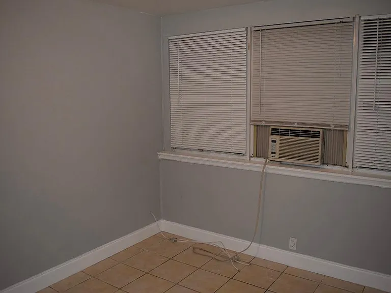 301 SW 8th St #1 — Photo 20