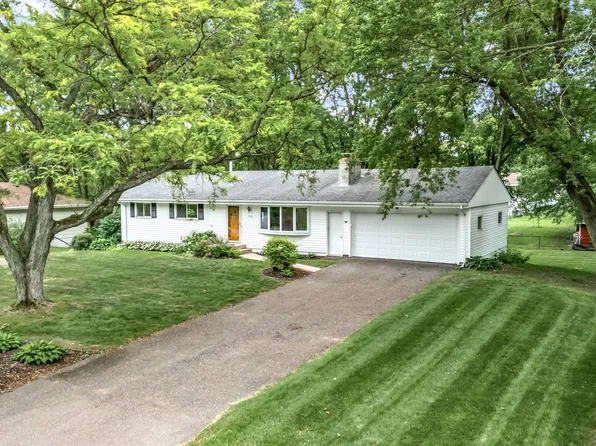1760 Garland Ln N, Plymouth, MN 55447