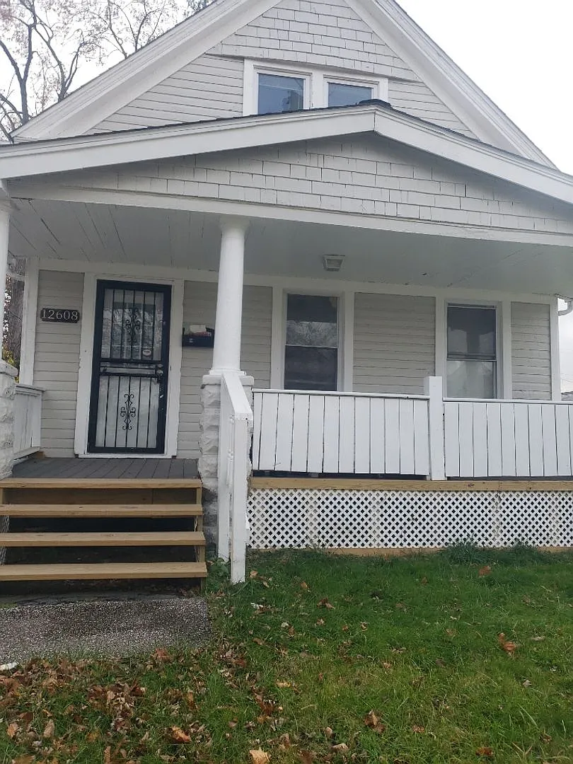 Charming 4-Bedroom Property in Prime Location — Photo 2