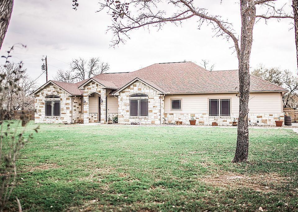 1st image of 85 Antlers Ln