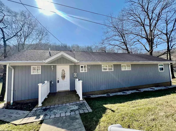 916 Riverview Ln, Fairmont, WV 26554