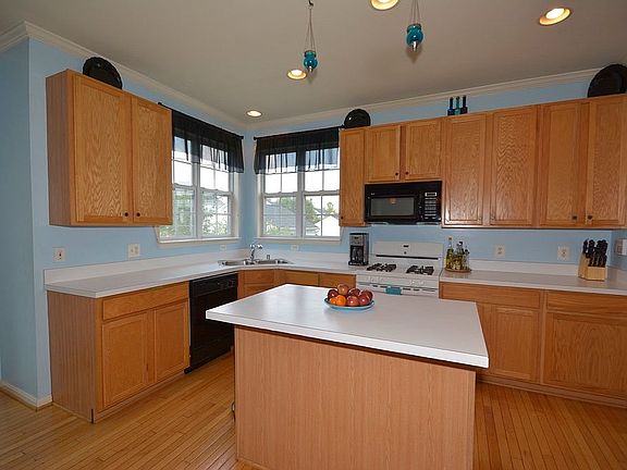 2nd image of 12506 Iona Sound Dr