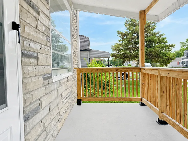 12747 Vernon Ave — Photo 3