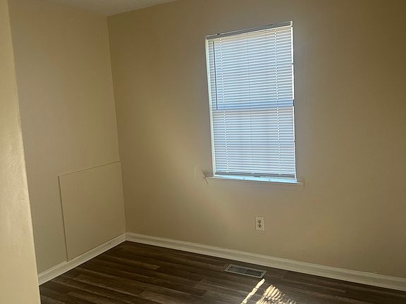 5th image of 804 S Davis St