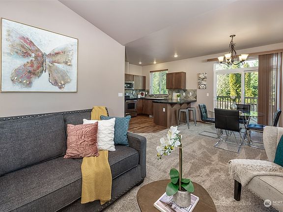 3rd image of 814 10th Street SE #7