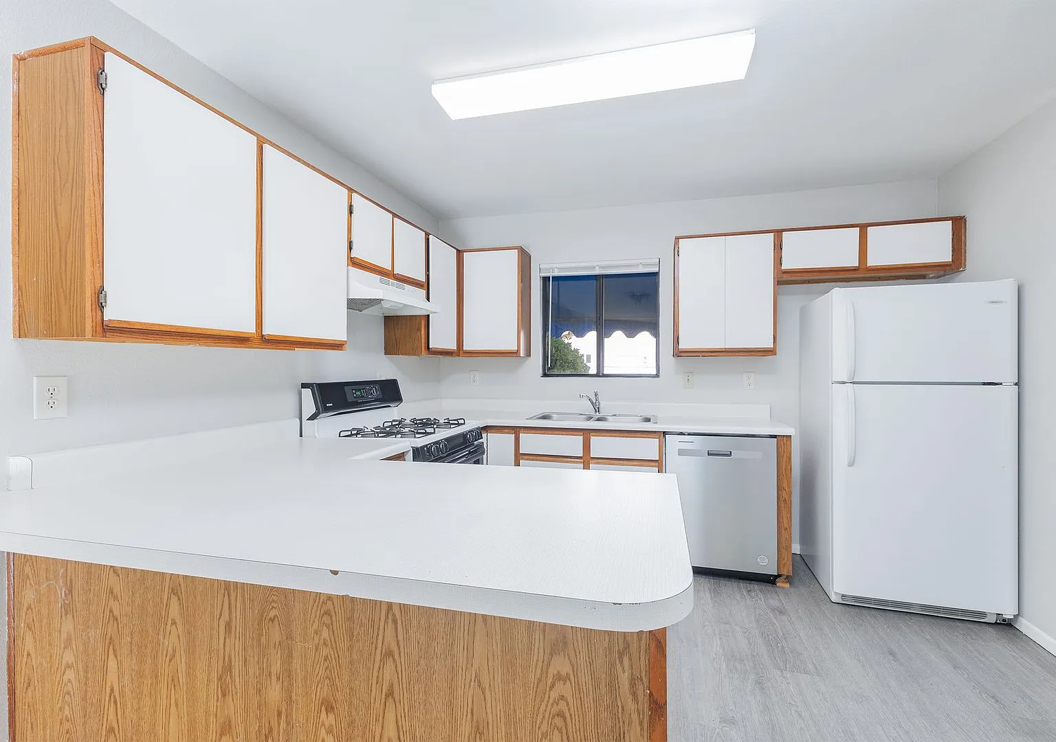 RR918 - 4825 N. Robert Rd — Photo 1