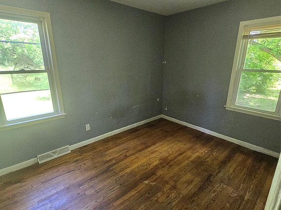 5th image of 14336 Rockdale St