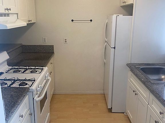 4th image of 4225 Del Mar Ave APT 209