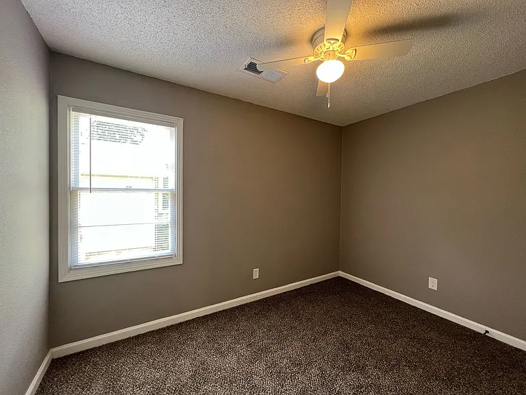 3715 Irma St — Photo 8