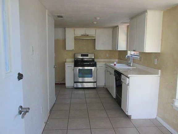 5th image of 1504 El Camino Real