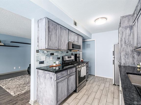 4th image of 9757 Croke Dr