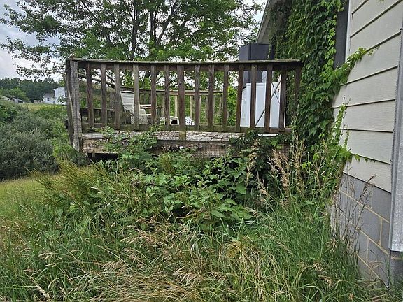 3rd image of 1832 Slab Camp Rd