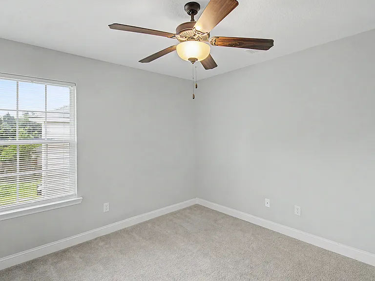 245 Alcott Cir — Photo 31