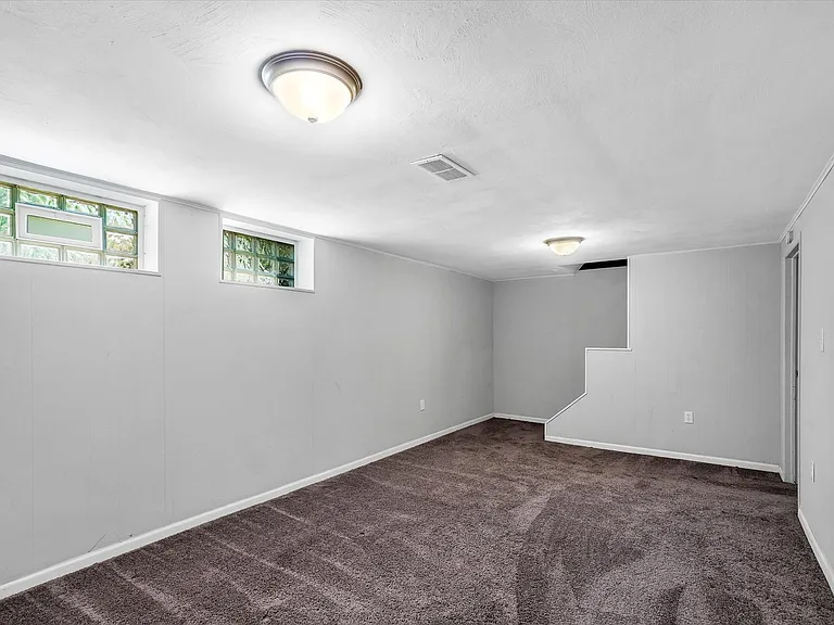 1130 Haselton Rd — Photo 20