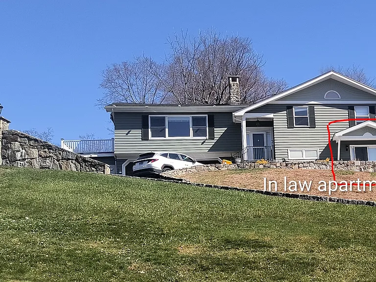 Lake Dr N — Photo 23