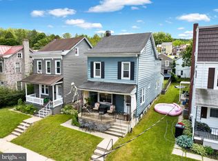 28 Front St, Mohnton, PA 19540