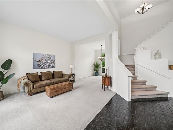 2nd image of 645 Chestnut Dr