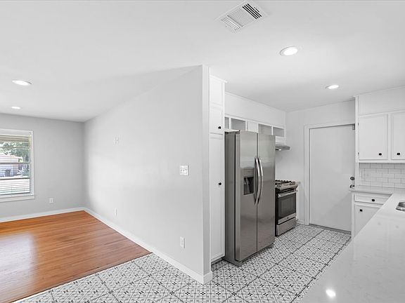 5th image of 535 Stockton Dr