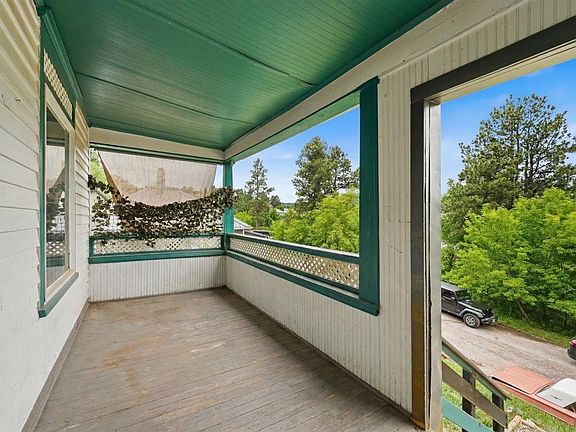 5th image of 406 Barclay Ave