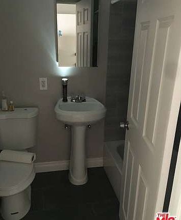 5th image of 522 S Alexandria Ave #1