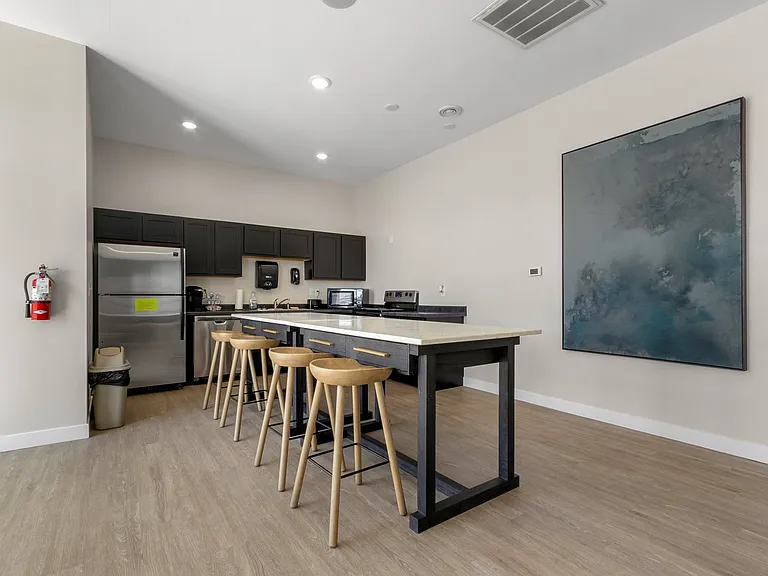 Prairiewood Apartments and Townhomes — Photo 40