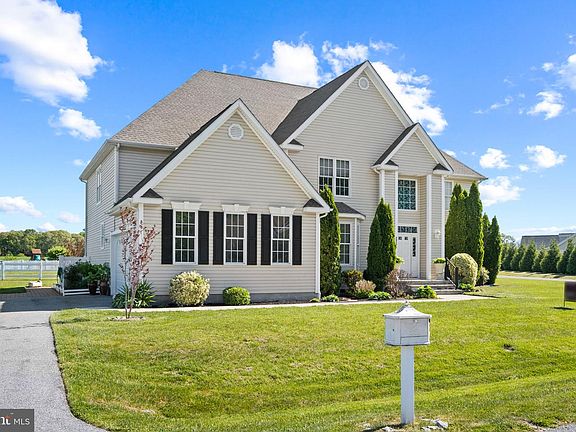 2nd image of 29134 Finch Ln